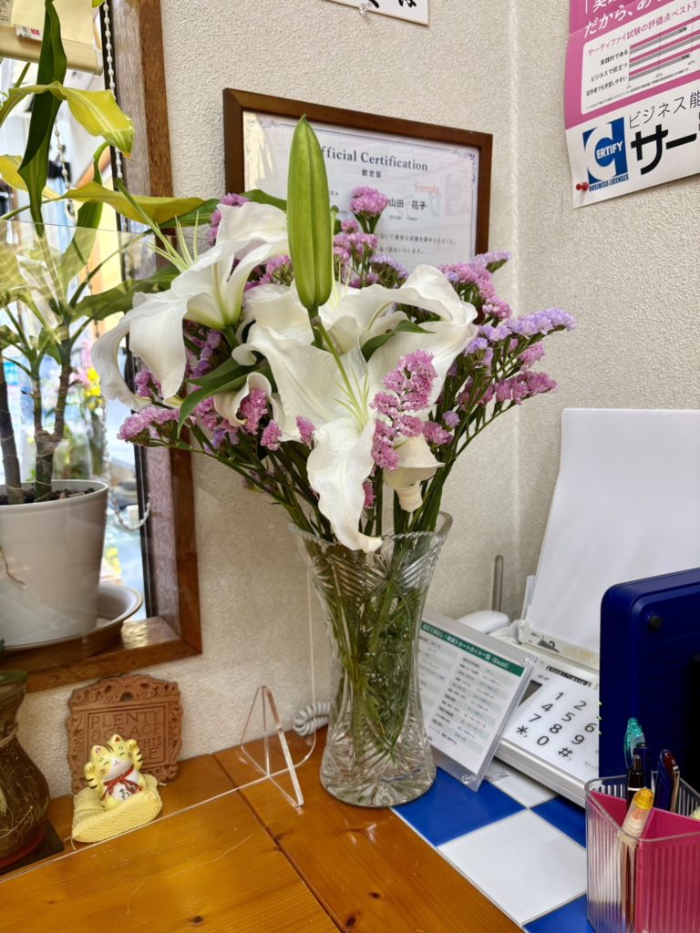 花瓶のお花ユリが良い香り